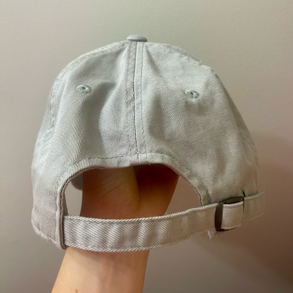 Gray LA Hat - Picture 2 of 5